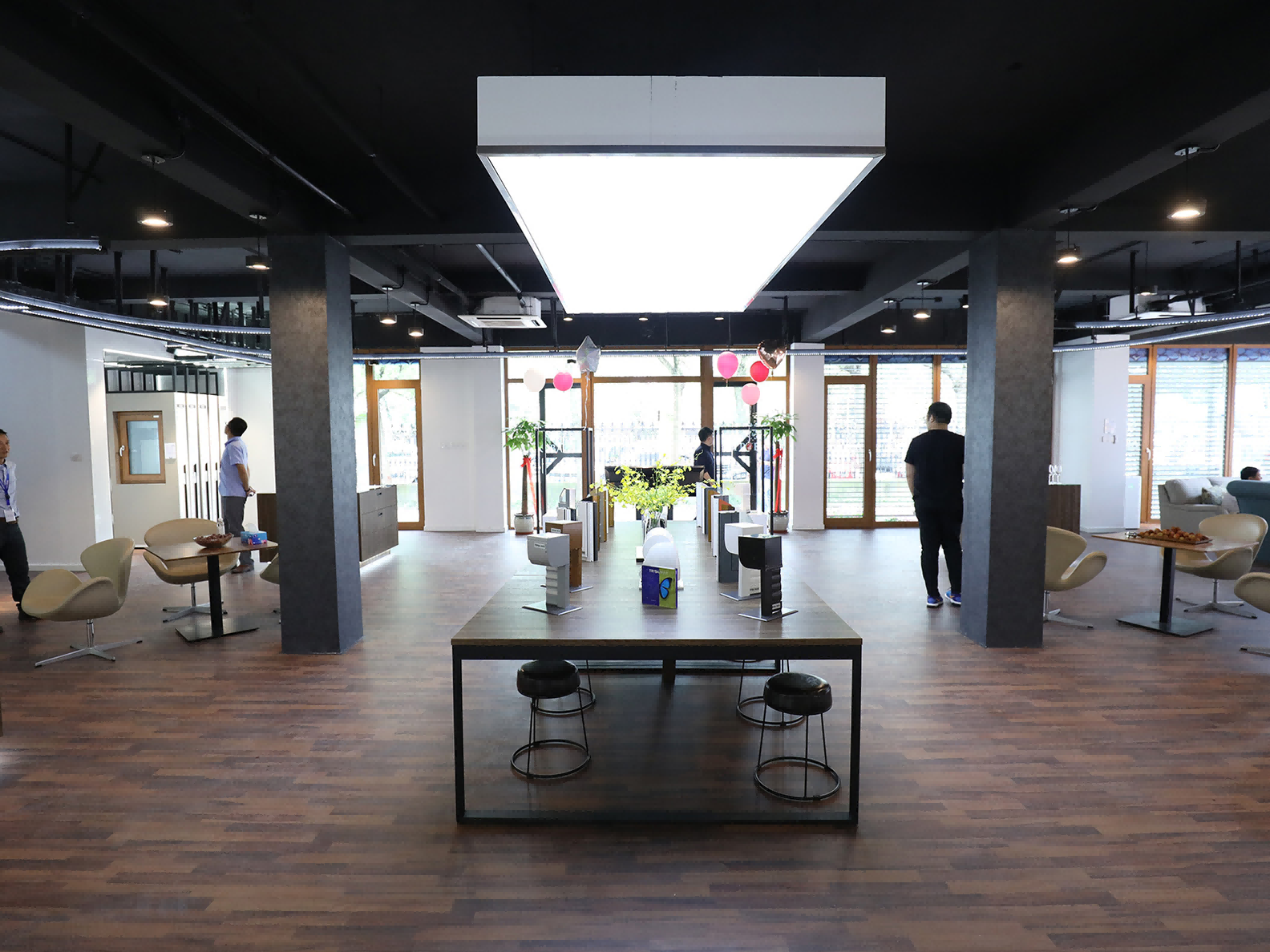 Showroom System Display 2