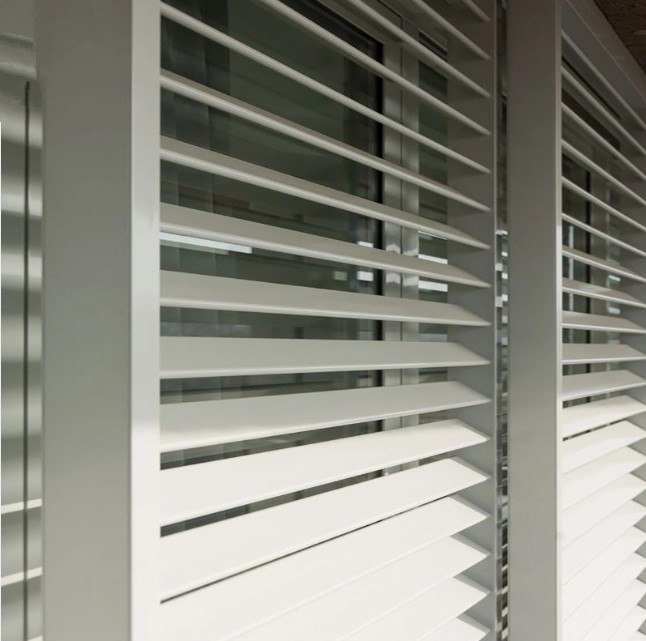 Automatic Aluminum Window Exterior Shutters Louvres Frame System Modern Design ISO9001 Certified Outdoor Use Customizable Size