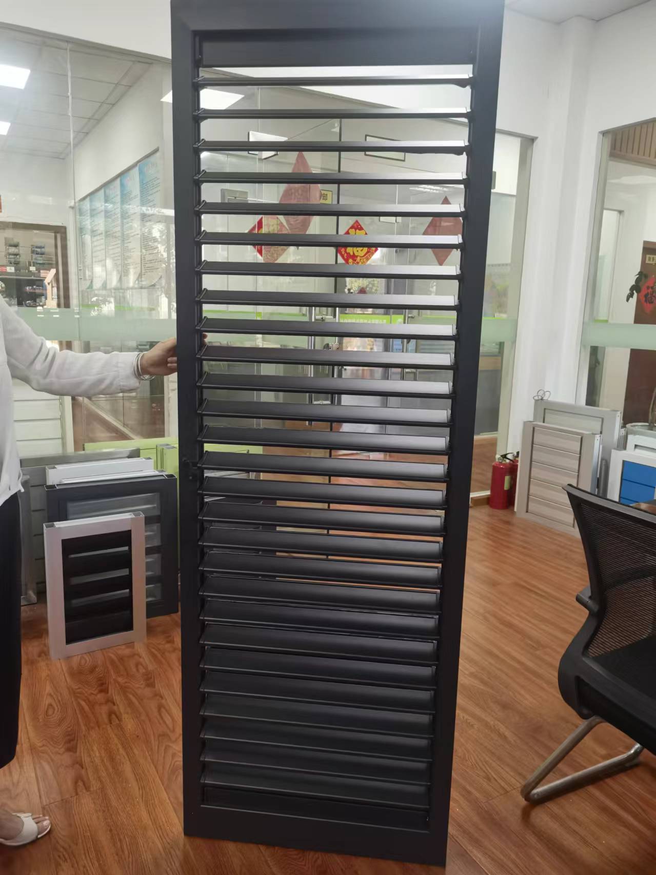 Manual Aluminum Louvered Blade Adjustable Louver Windows Outdoor Horizontal Jalousie Window Shutters Outdoor