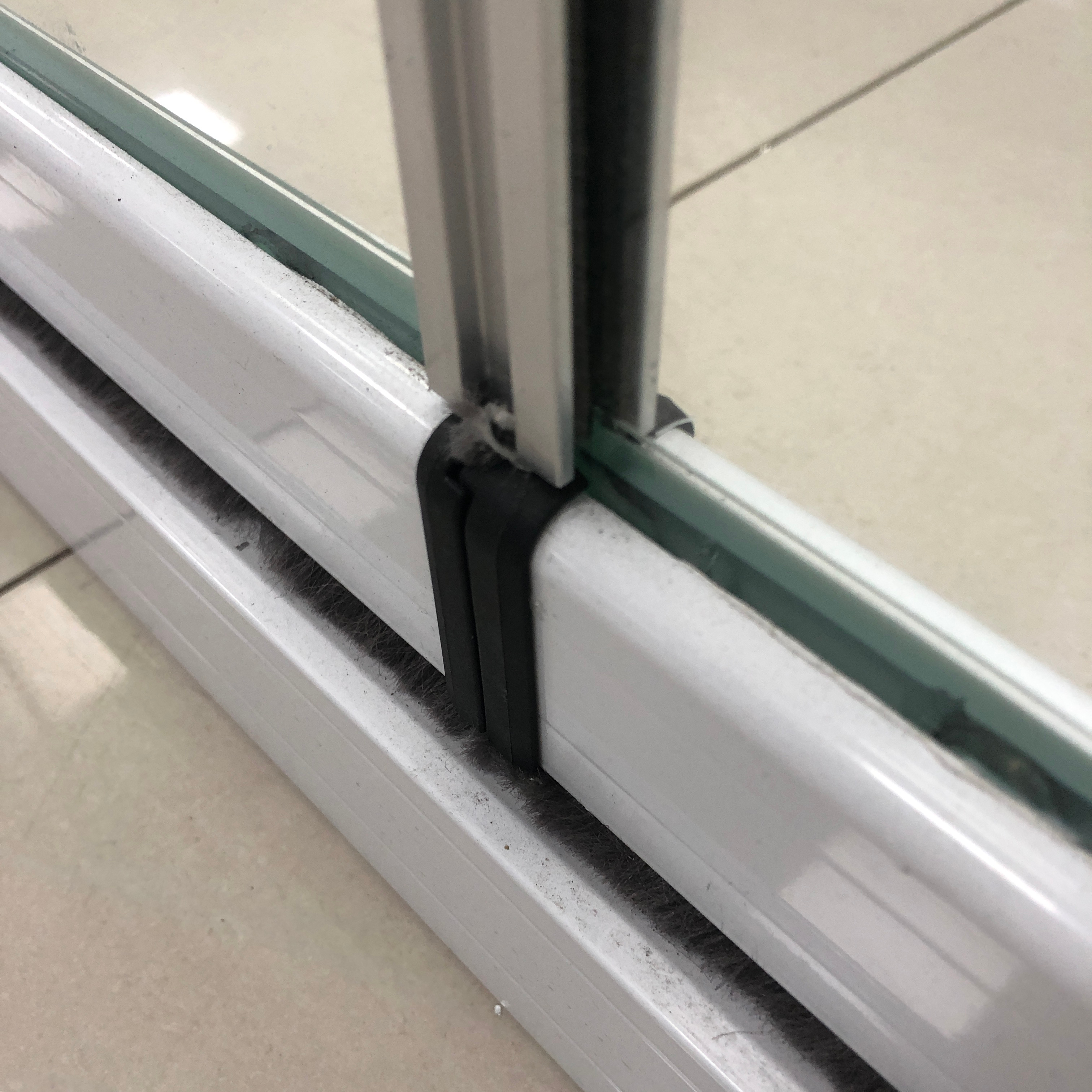 Exterior Synchronous Soft Close Glass 3m Sliding Door Frameless Folding Glass Doors 4 Panel Aluminum Sliding Patio Door Profile