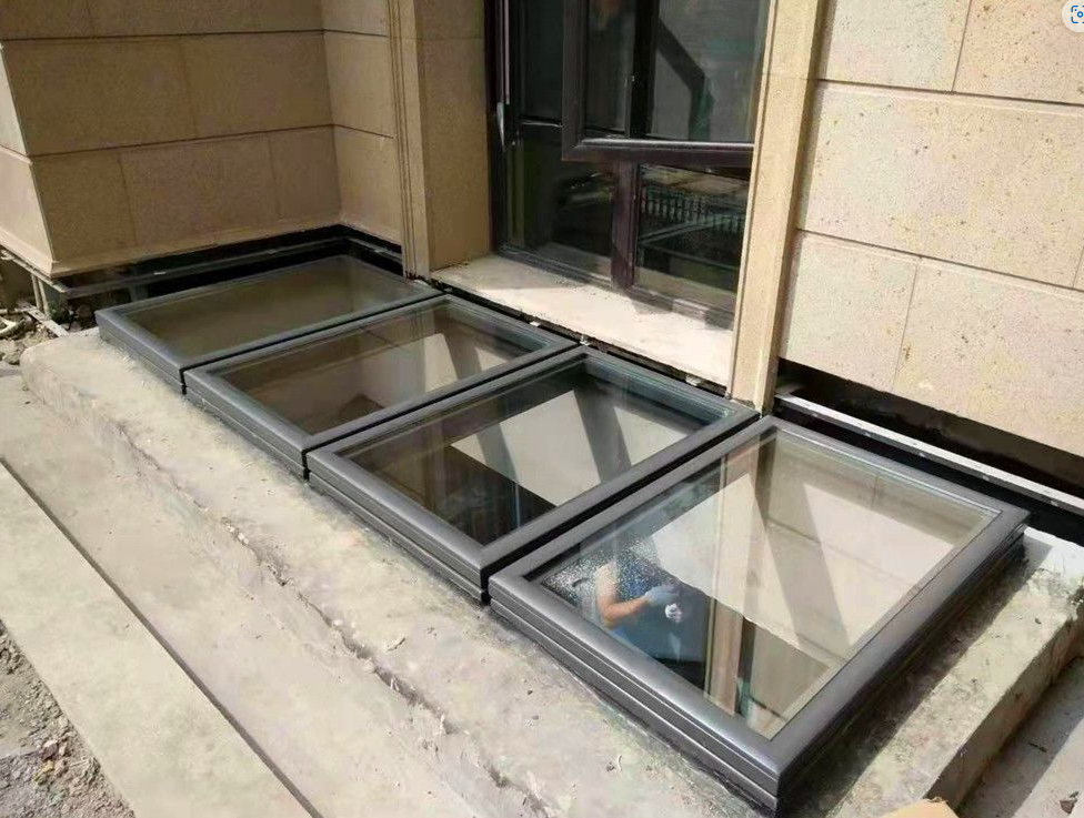 Pitched Roof Aluminum Skylight, Loft Roof Window with Rain Protection
