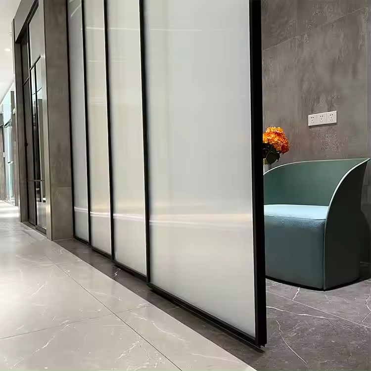 Smooth Gliding Trackless Design