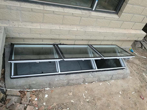 Pitched Roof Aluminum Skylight, Loft Roof Window with Rain Protection