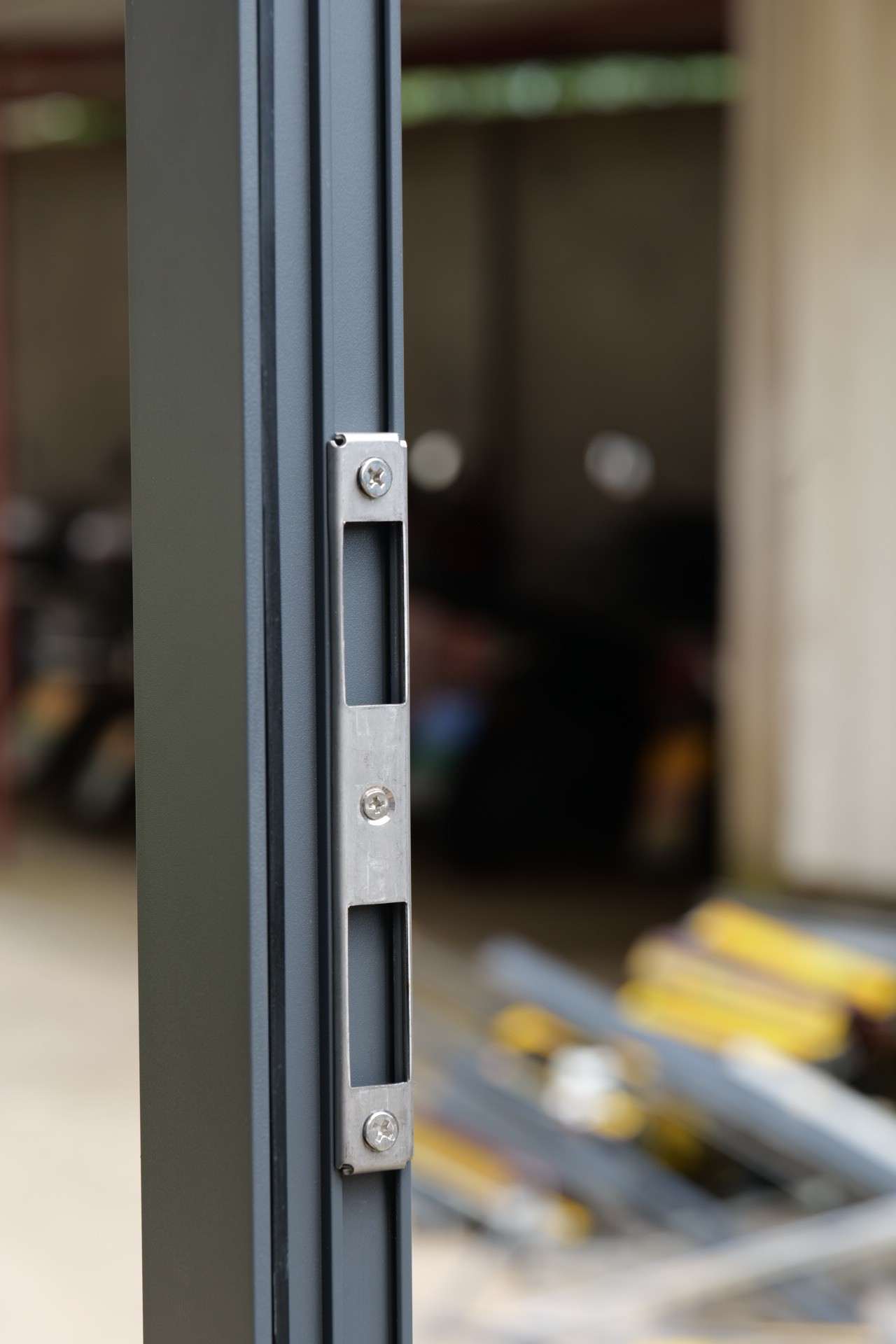 Door profile detail 2