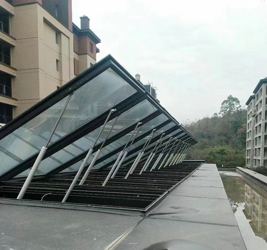 Customized Aluminum Alloy Frame Tempered Glass Automatic Fire Rated Exhaust &amp; Ventilation Electric Roof Skylight Windows