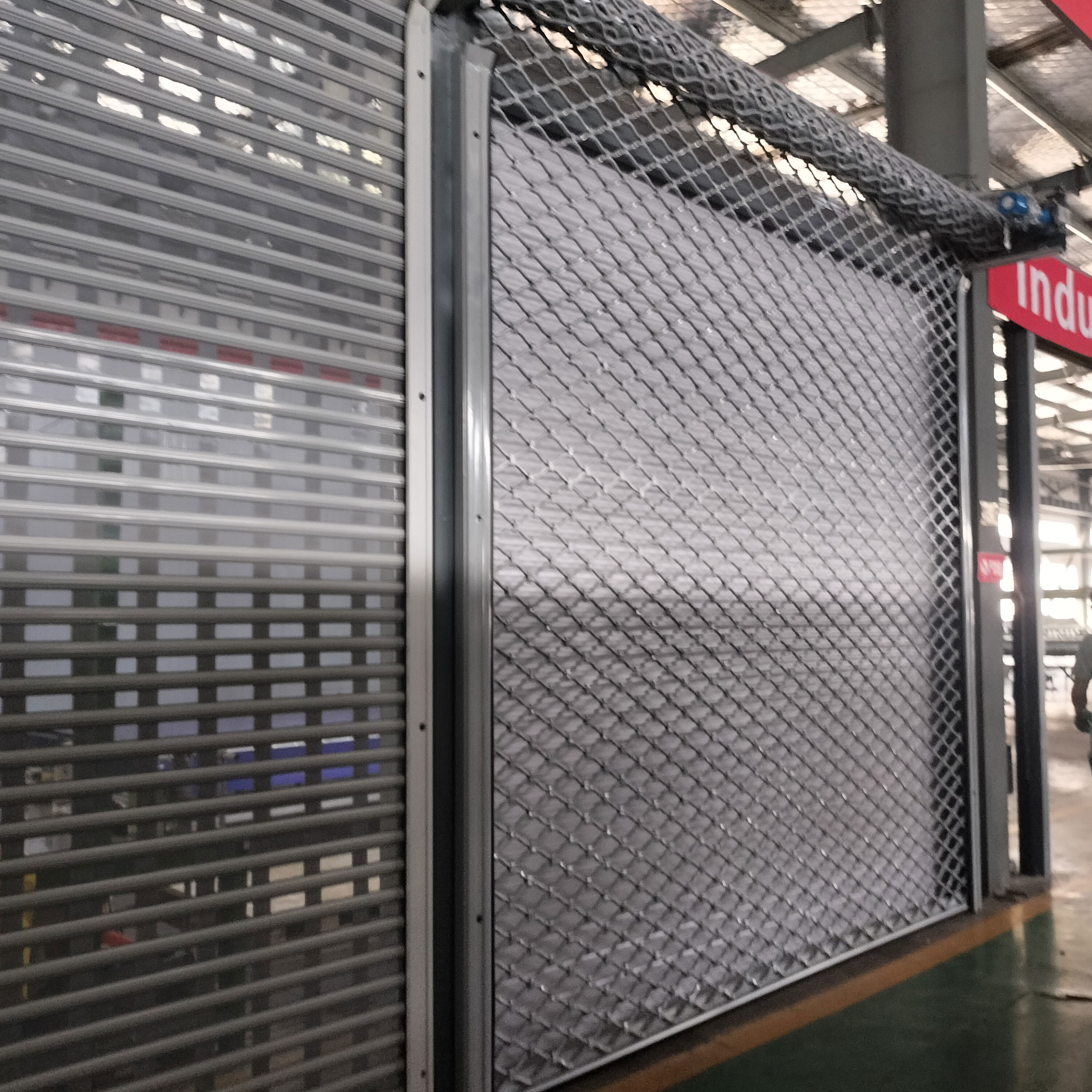 Bulk Wholesale Manual Aluminum Alloy Grid Roll Up Door Modern Fashion Windproof Finished Farmhouse