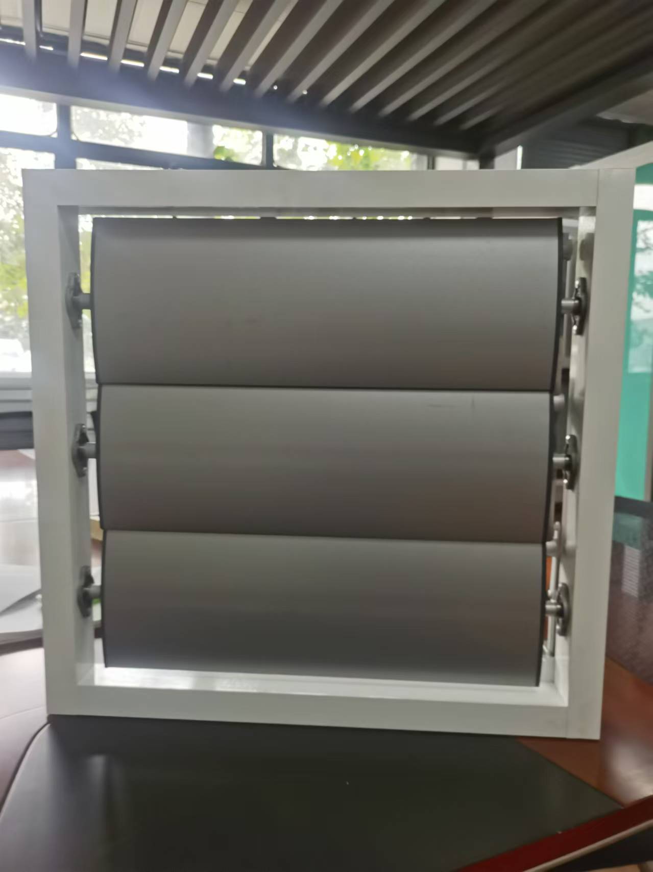 Motorized Aluminum Alloy Louvered Blade Adjustable Louver Jalousie Windows Outdoor Horizontal Modern